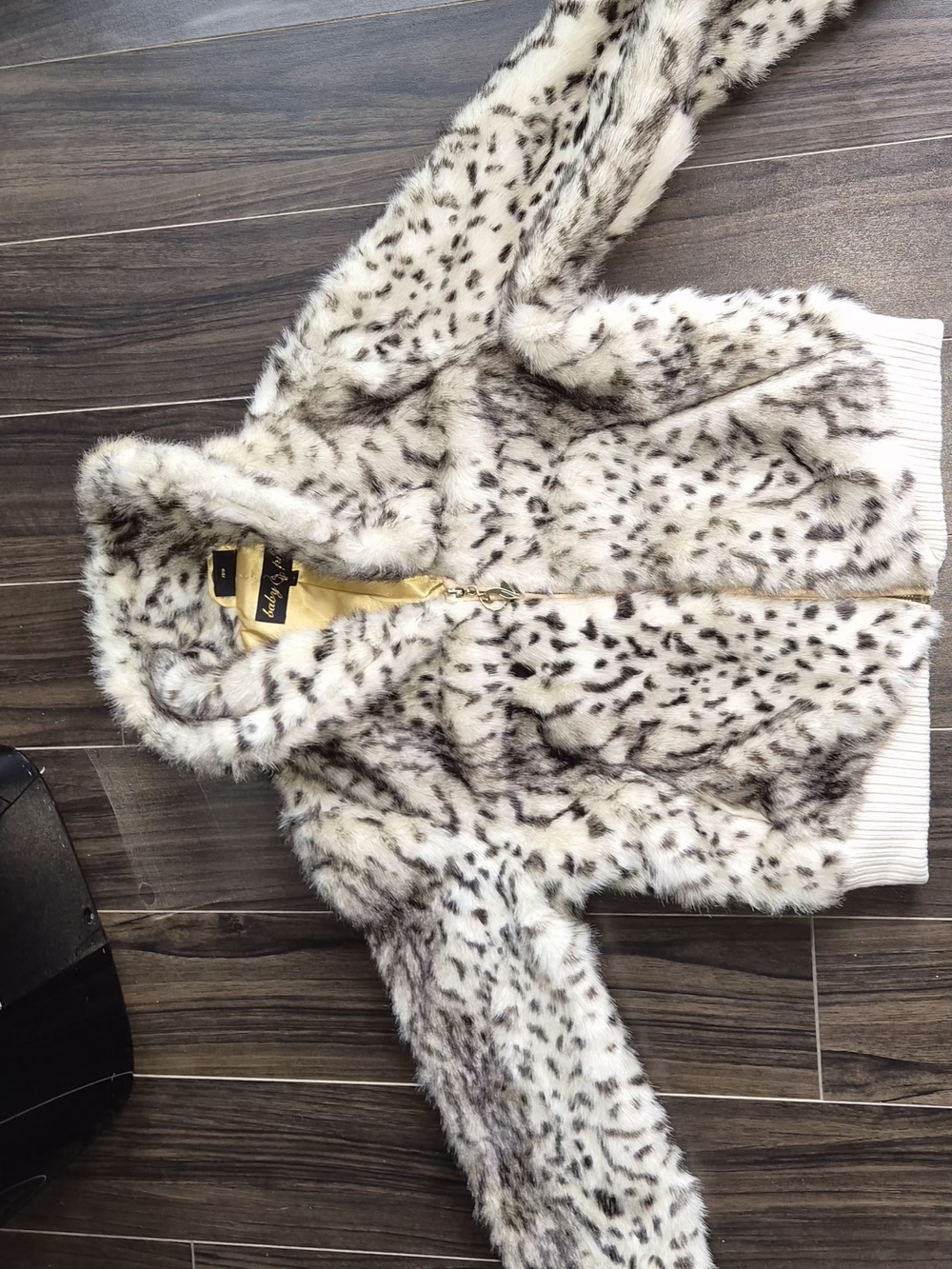 Baby Phat snow leopard coat🐾